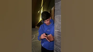 صديقي باق محفظتي و قهرني 