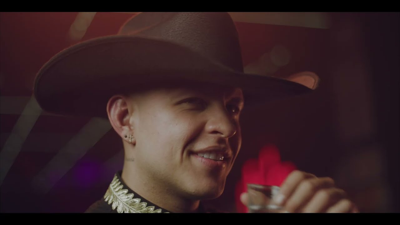 Watch Circular Roja - Alejo Urrea (Video Oficial) on YouTube Watch Circular Roja - Alejo Urrea (Video Oficial) on YouTube