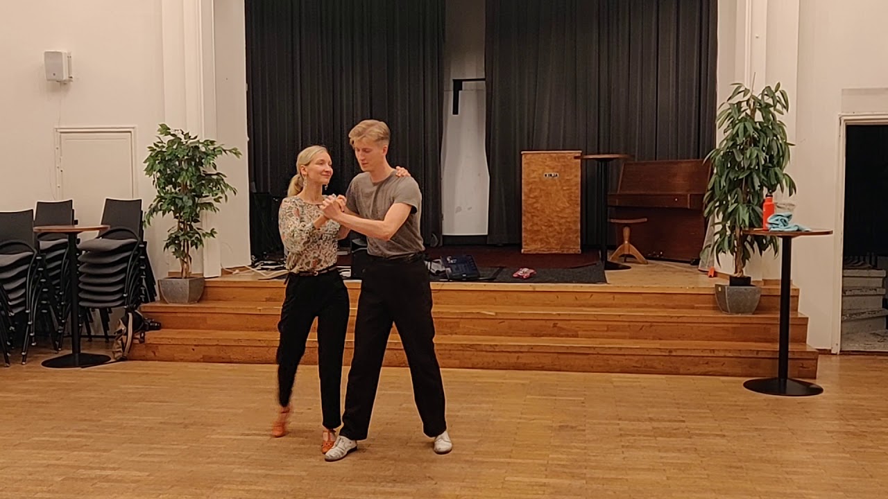 Slow Lindy: different feels, delayed triples, gliding