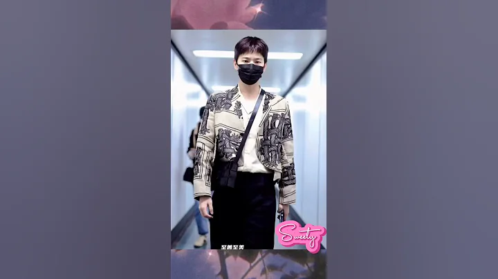 杨洋。。闪亮亮的戒指戴在手上就好了，不用藏起来🤭 你是我的荣耀 #杨洋 #迪丽热巴 #杨迪cp - 天天要闻