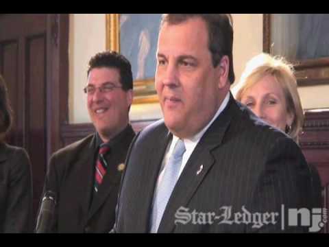 Video: New Jersey Bill Upang Maayos Ang Puppy Mills Na Tinanggihan Ni Gobernador Chris Christie