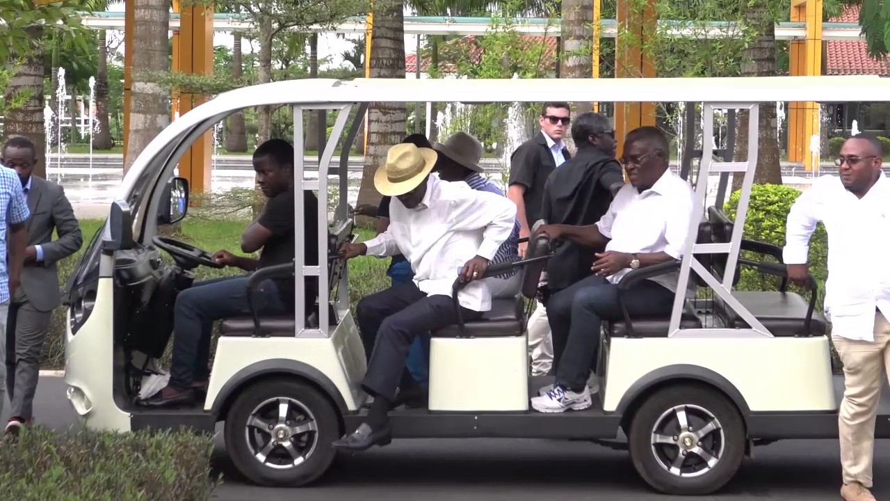 Visita de la Pareja Presidencial al Parque Nacional de Malabo