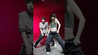 'KARD - CAKE' Dance Cover #현민 #혜림 #Hyunmin #Hyerim #shorts Resimi