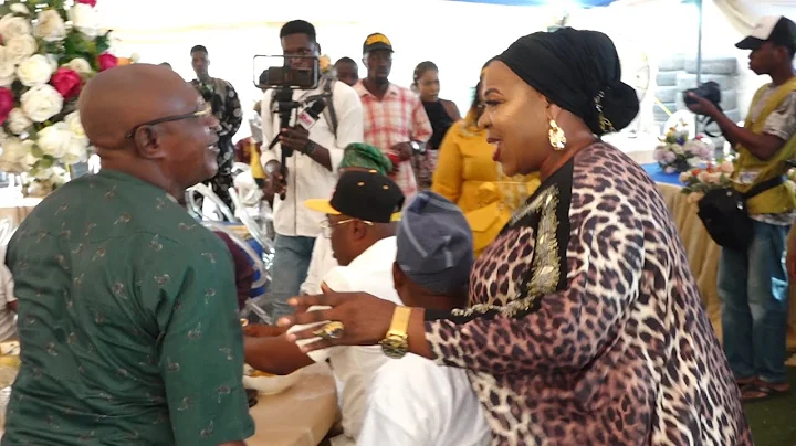 ARRIVALOF MADAM SAJE INTO MC OLUOMO BIRTHDAY PARTY