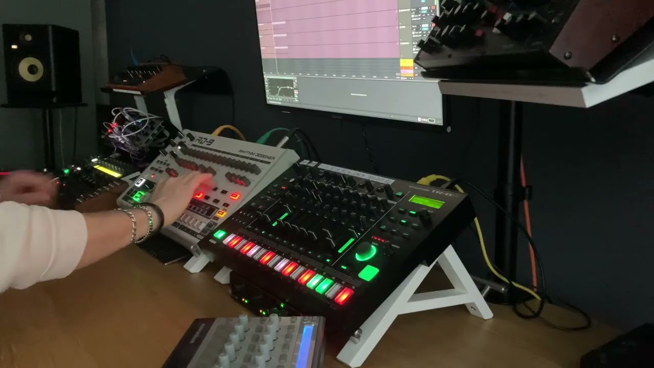 MKZN – Machine Pressure | Raw Techno Jam 140 BPM