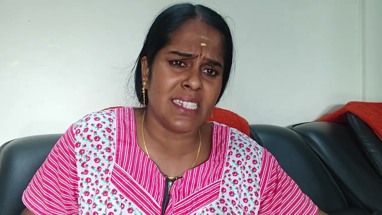 இவன் குடும்ப ரகசியத்தை வெளியே சொல்ல கூடாதுன்னு சொல்லி தான் எனக்கு நகை வாங்கி தர 😄😄