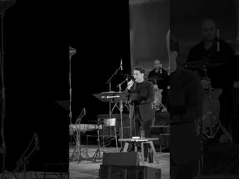 اجرای باید خریدارم شوی از همایون شجریان همایون شجریان شجریان خریدار انوشیروان روحانی کنسرت