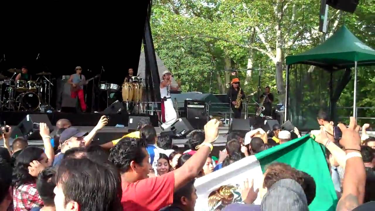 La Maldita Vecindad Don Palabras @ Central Park (LAMC 2010) New York City Prt 2