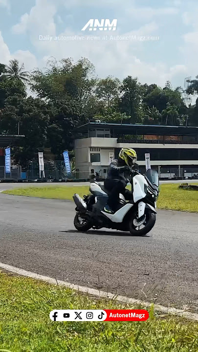 NMAX Turbo ngebut di sirkuit