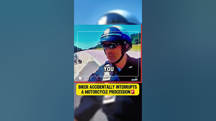 Biker Accidentally Interrupts a Motorcycle Procession 1
