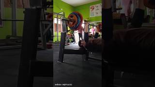 the bench press 💪#benchpress #viral #ytshorts #gym #shorts 😤😤😤