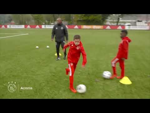 AFC Ajax u10 dribbling II