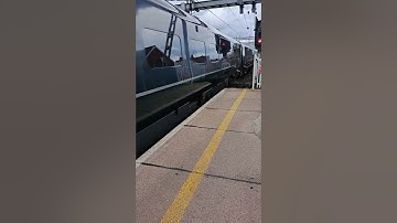 GWR class 802 passing Reading West 802002 & 802019 6/3/23 #shorts
