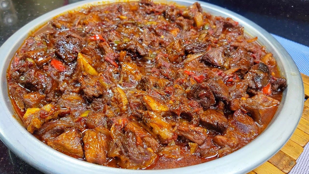 هلت روايح العيد😋 اللحمه في حله واحده من حلاوتها طلبو الطريقه وهما ماشيين حاجه كده زي العسل😋