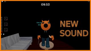 ROBLOX PIGGY PLAYING AS NEW FOXY SOUND UPDATE! (NEW THEME + JUMPSCARE SOUND)