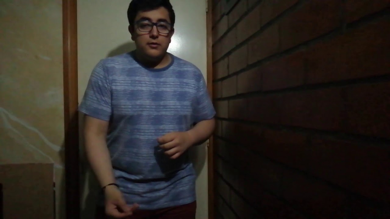 Tutorial - Cómo hacer el sonido de un hueso roto en foley. - YouTube