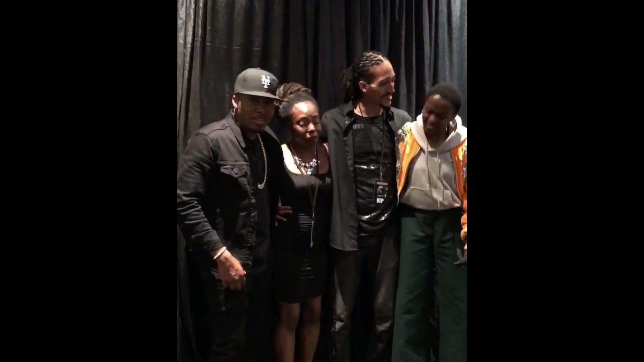Obejrzyj Fan Proposal in front of Nas & Lauryn Hill w YouTube Obejrzyj Fan Proposal in front of Nas & Lauryn Hill w YouTube
