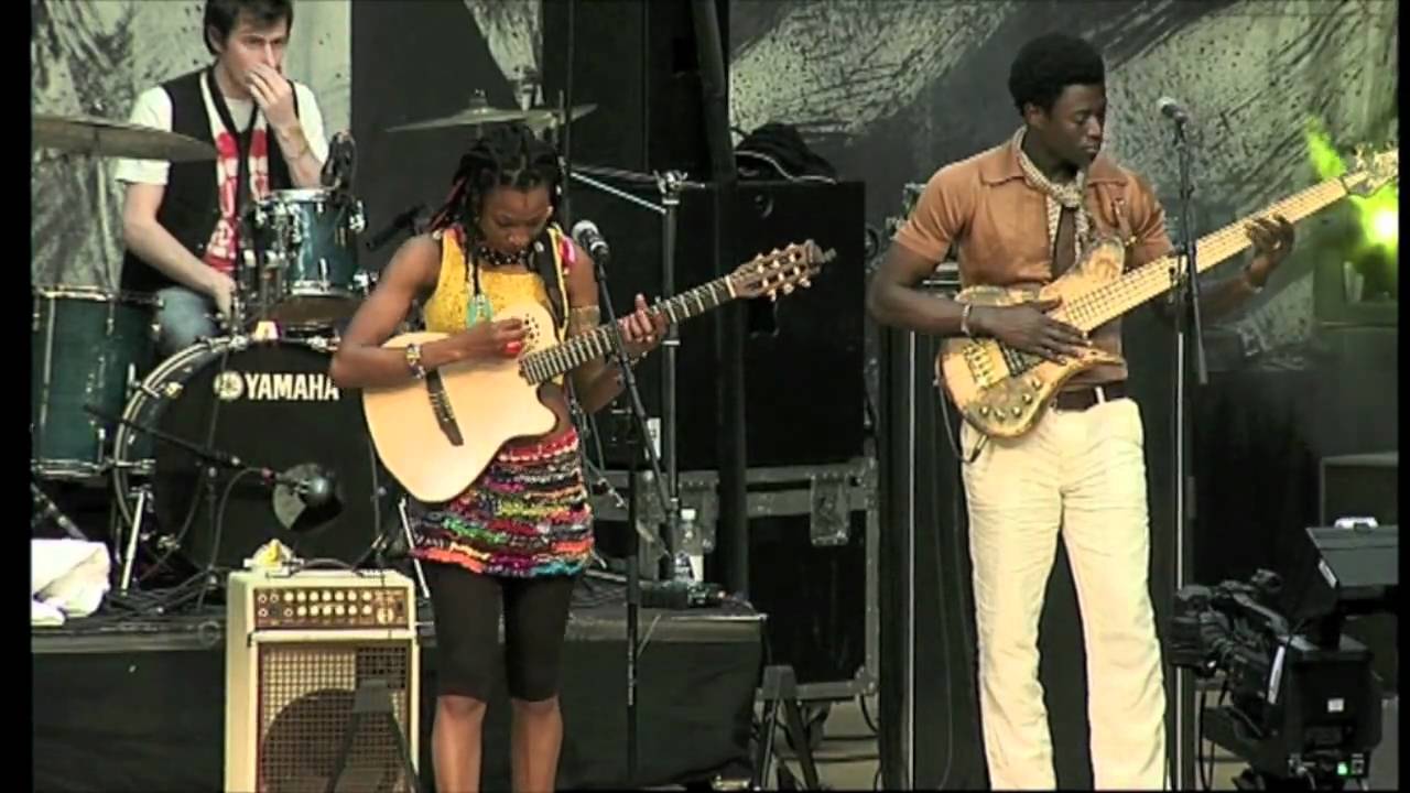 afrika festival graz 2019 Fatoumata Diawara @ Afro-Pfingsten Festival 2010