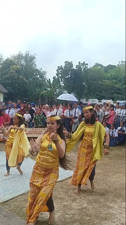 Traditional Dance From Central Barito Called Balian Dadas/Tarian Dadas Dayak Barito