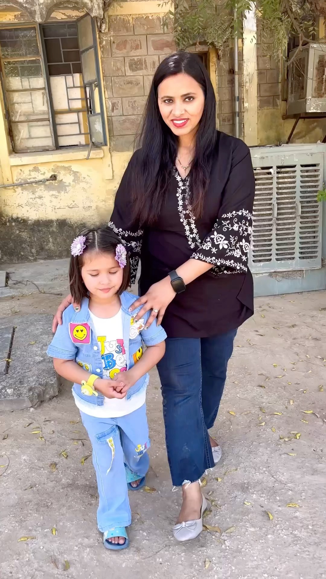 Vedika or mumma ko awaj kaha se aai??