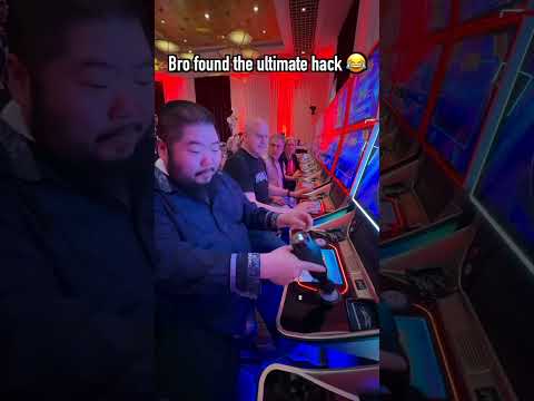 BRO FOUND THE ULTIMATE HACK! #slots #gambling #vegas