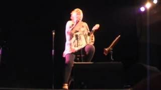 Barb Jungr - Breaking Down The Walls of Heartache