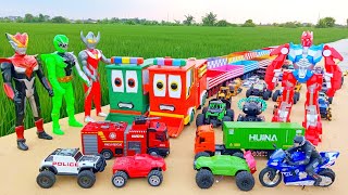 Mobil Truk Oleng Bongkar Mainan Mobil Balap, Mobil Polisi, Traktor, Helikopter, Truk Tangki!