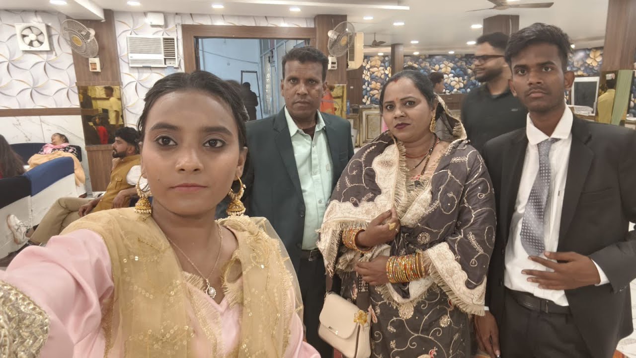 शादी तो हमने एंजॉय किया, सब चले गए हम सिर्फ रह गए अकेले हाल में#monikafamily #familychannel #share 