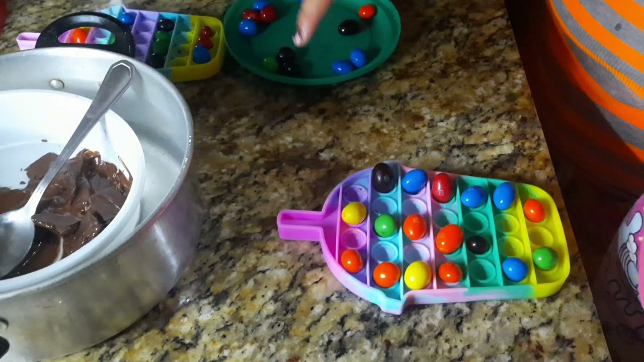 Fizemos Fidget Toys de chocolate 🍫