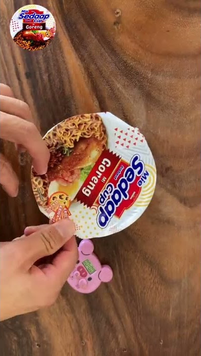 FAST NOODLES COOKING 'Mie Sedaap Mi Goreng - INDONESIA'