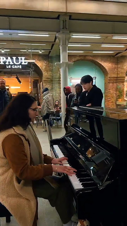 Wait till the end...you'll hear commuters singing along #3daqat #arabicpiano