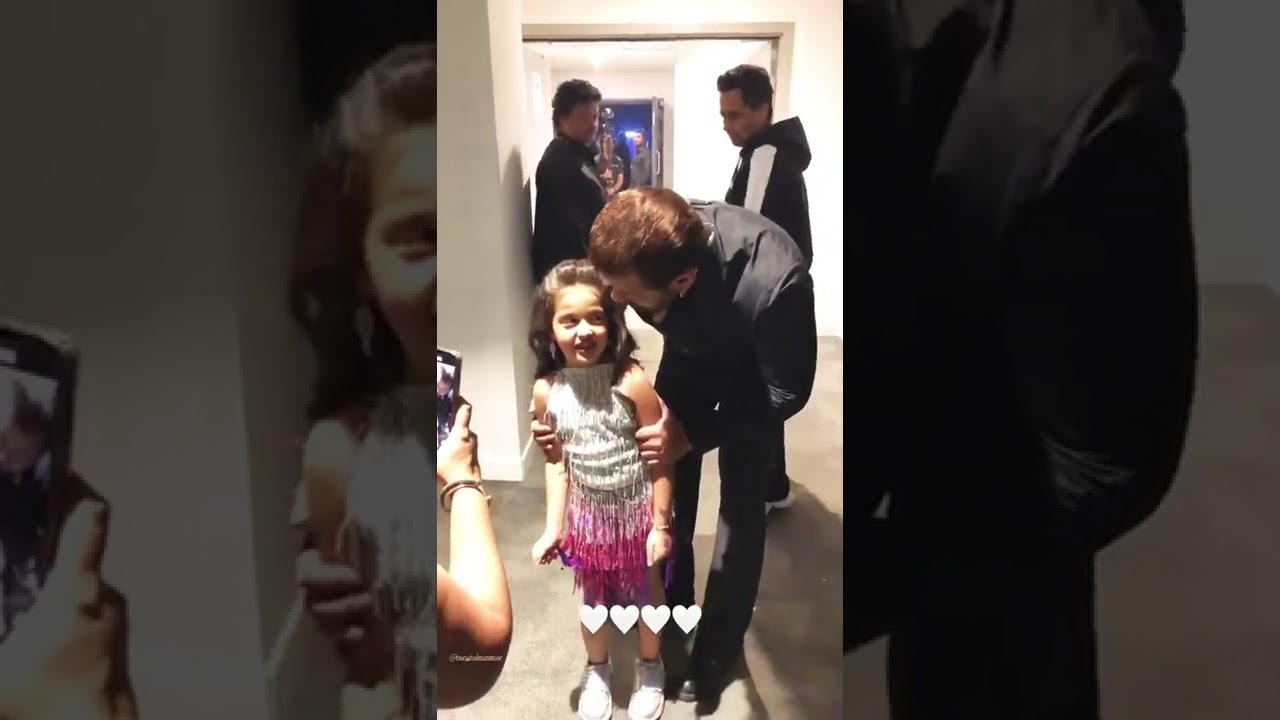 Salman Khan’s love for children..So cute😍 