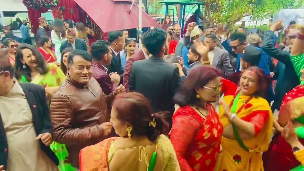 हाम्रो  दोलखा  चरिकोट  को  पञ्चेबाजा  २०८०  सालको बिवहा  को  भिडीयो। Dolakha chariko ko panchhe baja