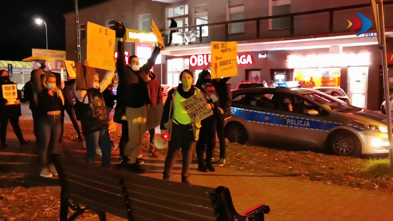 Spacer ku wolności kobiet - 30.10.2020 r. - krosno24.tv