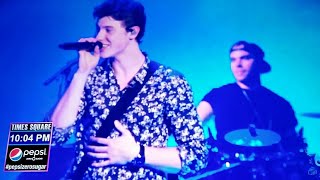 SHAWN MENDES - THERE'S NOTHING HOLDIN' ME BACK (ROCKIN' EVE PERFORMANCE) screenshot 5