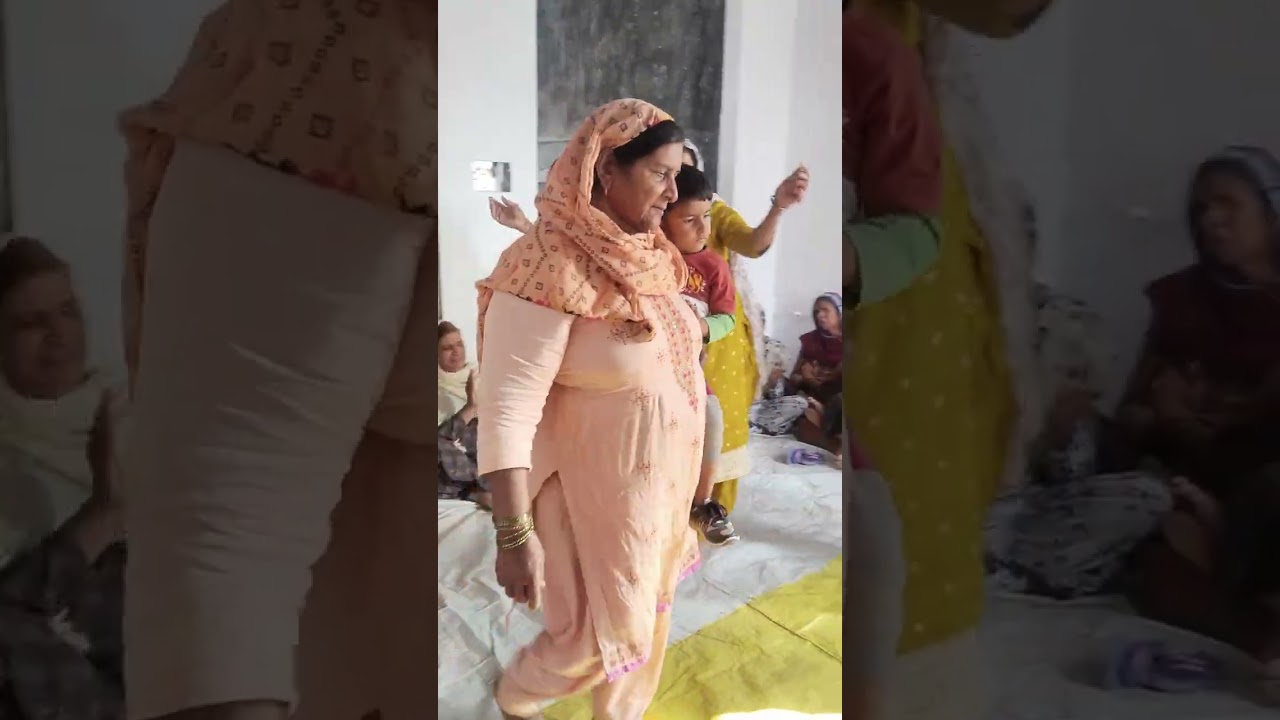 फागुन में फुल मस्ती के साथ राधा भी खेले रूकमण भी खेले \\HR SAROJ Gahlyan 