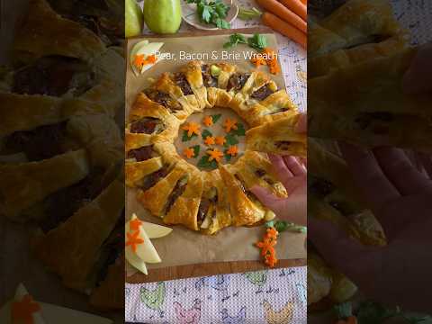 My pear bacon Brie wreath makes a great appetizer for Easter easter appetizer bakedbrie