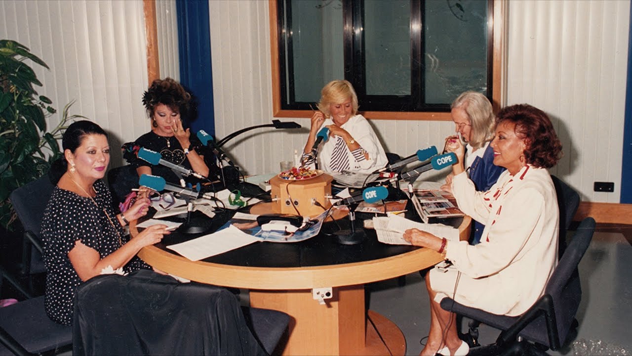 Inicio de la sección 'Mesa camilla' del programa 'Directamente Encarna' de la Cadena COPE. Año 1990.