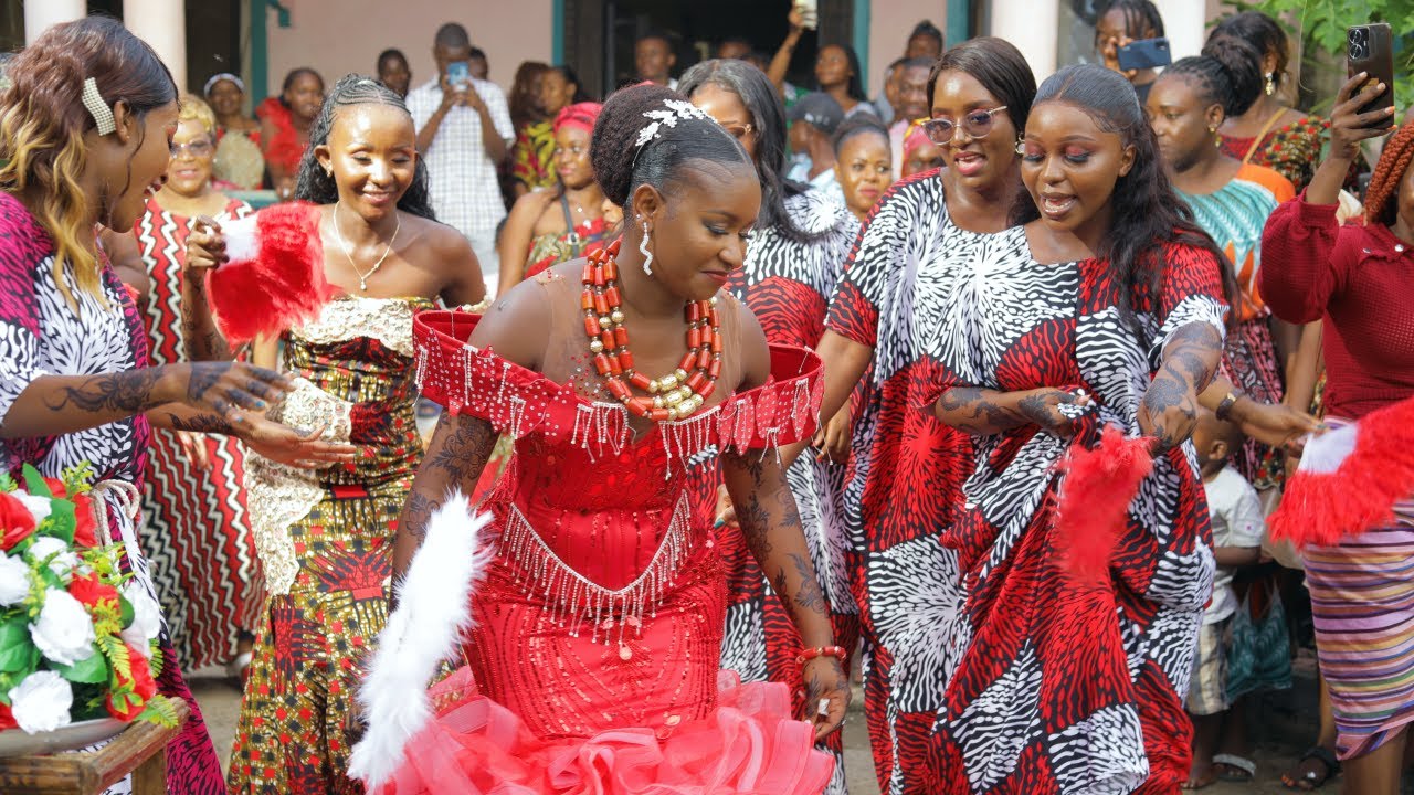 2 in 1 - Hoyee Band ft Manu Bayaz | Official Lyrics Video | Mario na Mwaka