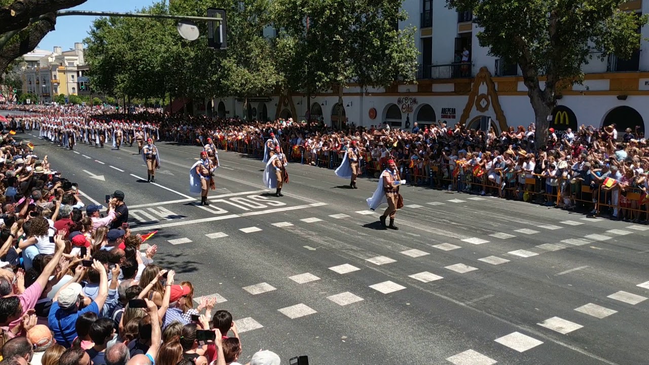 EXTRAORDINARIO Desfile del Ejército Regular Español en Sevilla (REGULARES). DIFAS 2019