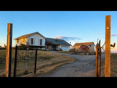 Creepy Ranch Style House In The Middle Of Nowhere! I May Not Have Been Alone..