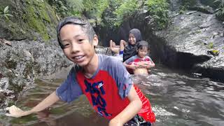 Download Lagu Mas Rafa Berenang di Kolam Renang di Dalam Hutan Pegunungan | Seru Sekali MP3