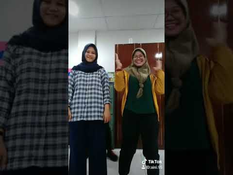 Jaket kuning  semangat baju kotak  kotak  jangan diliat 