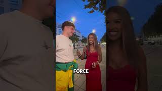 Première Vidéo Mes Roses Micro Trottoir -Trotoir