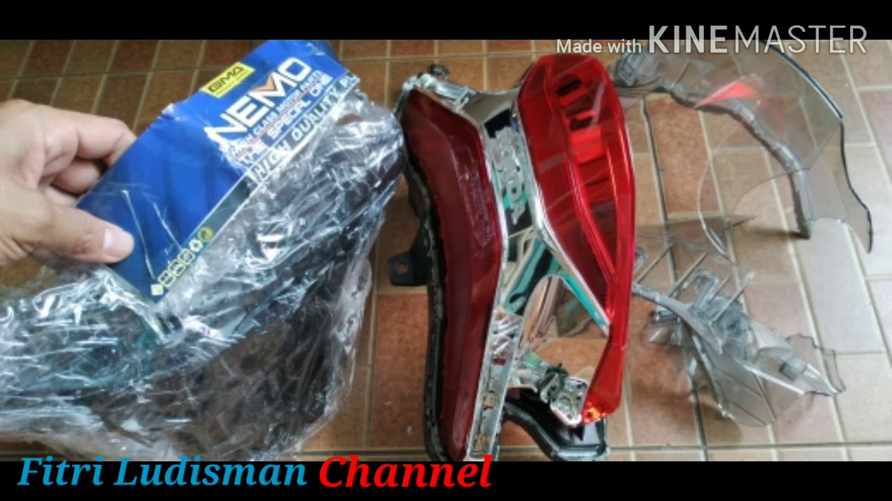 Cara Mengganti Mika Lampu Belakang Honda PCX yang Retak / Pecah - YouTube