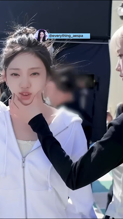 Karina needed some dopamine from Ningning 🫶💙🦋 #aespa #karina #winter #giselle #ningning #shorts