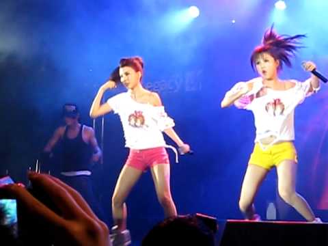BY2「湊熱鬧Mini Concert」小型演唱會-大人的世界(搞怪提供)