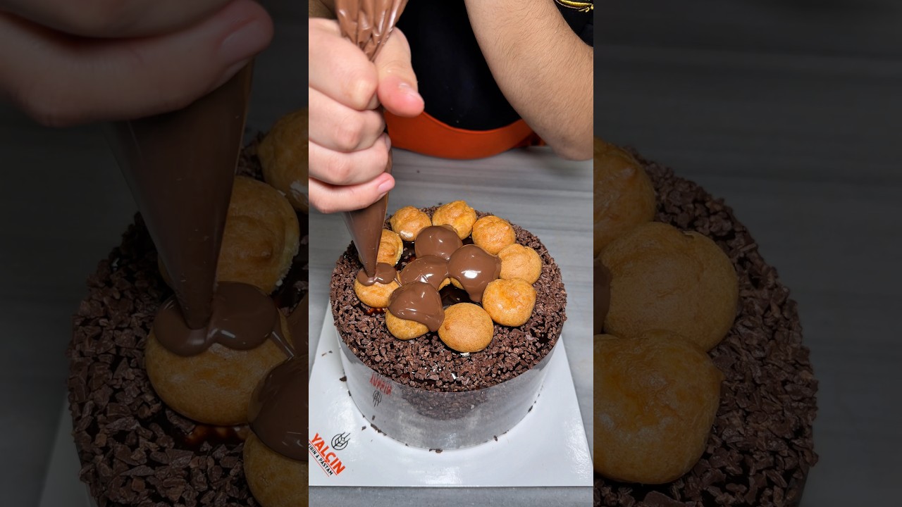 Akışkan çikolatalı pasta !! #pastry #patisserie #chocolate #keşfet #youtubeshorts #çikolata #pasta 썸네일