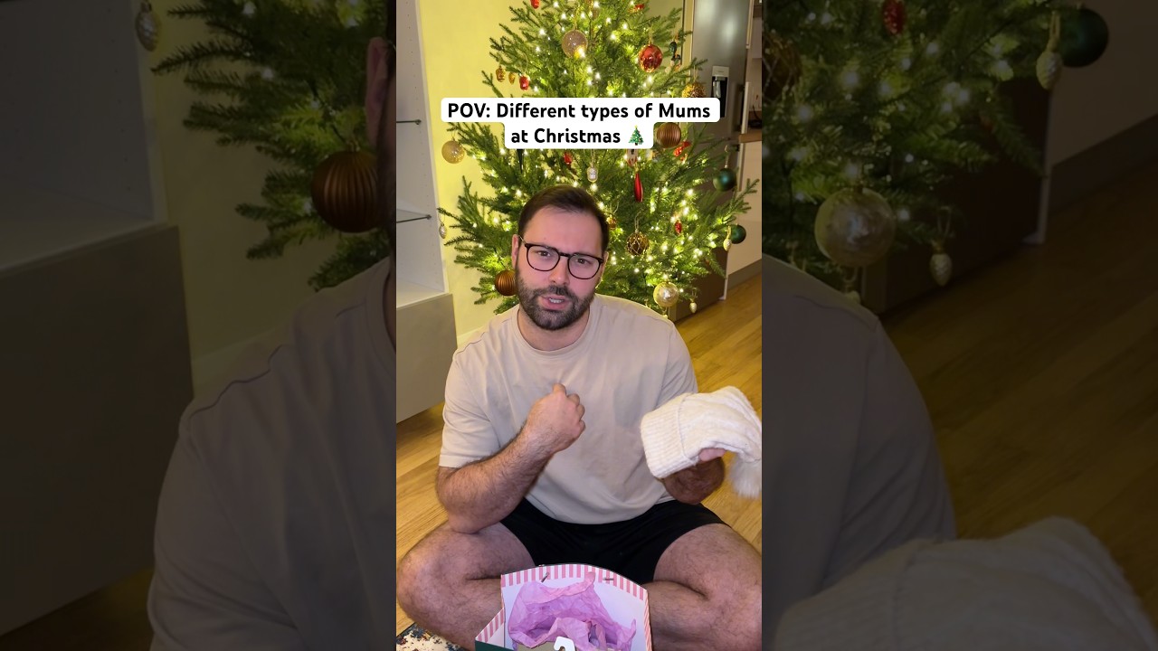 Different types of mums at Christmas 😅