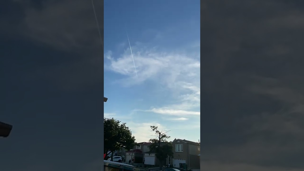 How Planes fly in clear sky | Timelapse